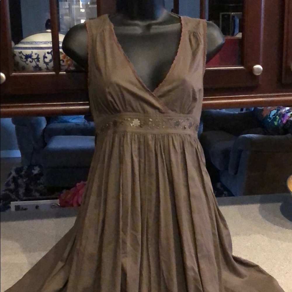 Sisley Brown dress